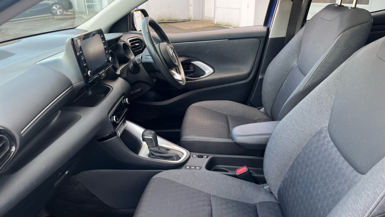 Toyota Yaris 1.5 Hybrid Design 5dr CVT [Panoramic Roof] Hybrid Hatchback